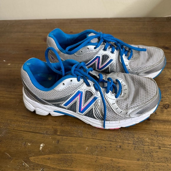 NEW BALANCE 450v3 Womans W450SB3 Training Sneakers Size 8 Blue Silver Pink - Picture 3 of 7